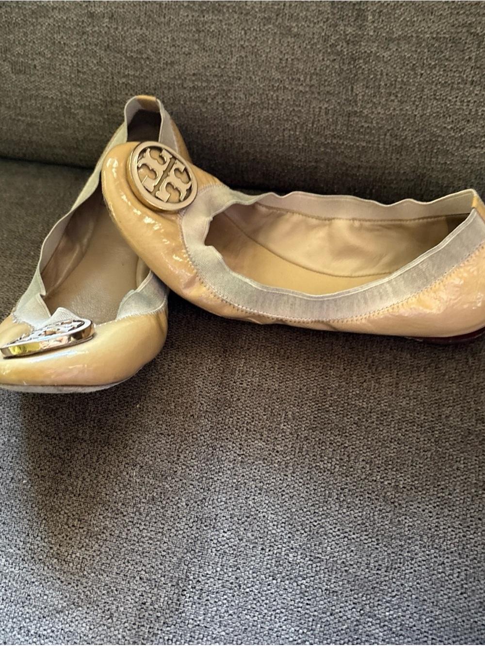 Tory Burch luxury Caroline beige patent leather gold Reva Logo Ballet Flats 6 - Picture 2 of 7